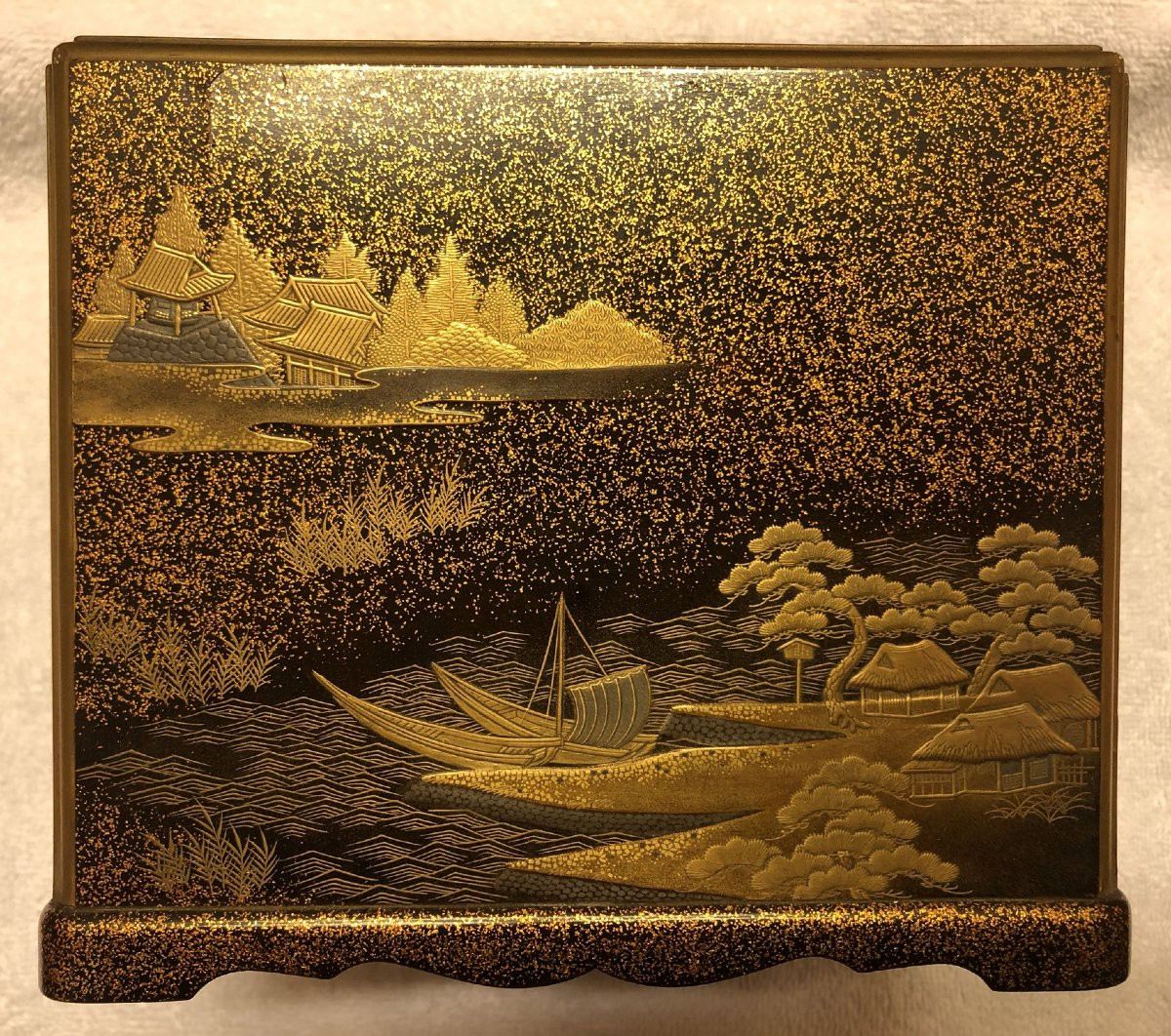 Japanese Gold Lacquer Cabinet (kodansu). Japan, Edo Period. 18th Century.  -photo-6