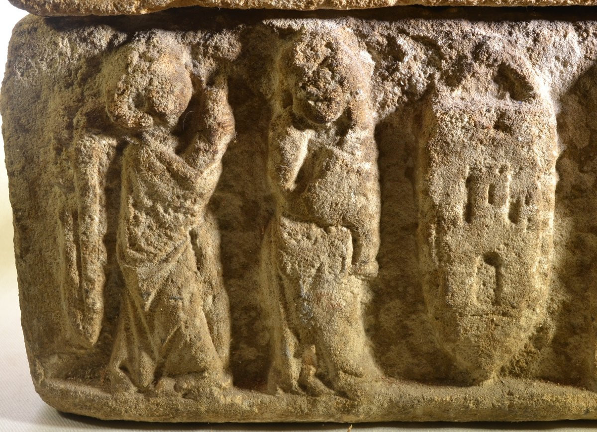 Coffret en pierre sculptée . Art roman. Jura X1° siècle. -photo-4