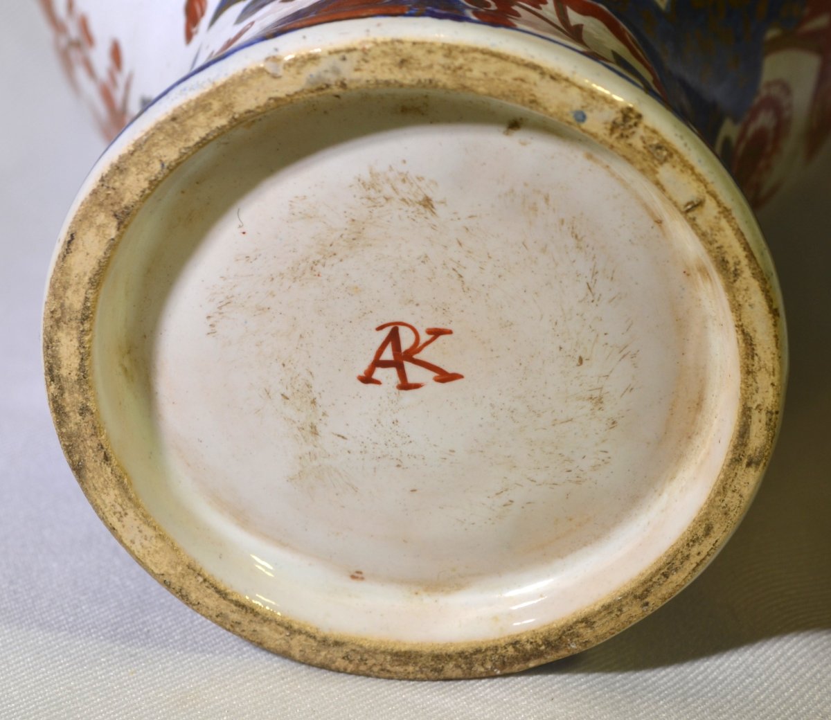 Pair Of Covered Earthenware Vases. Holland, 18th Century, Delft. Apk Mark. -photo-2