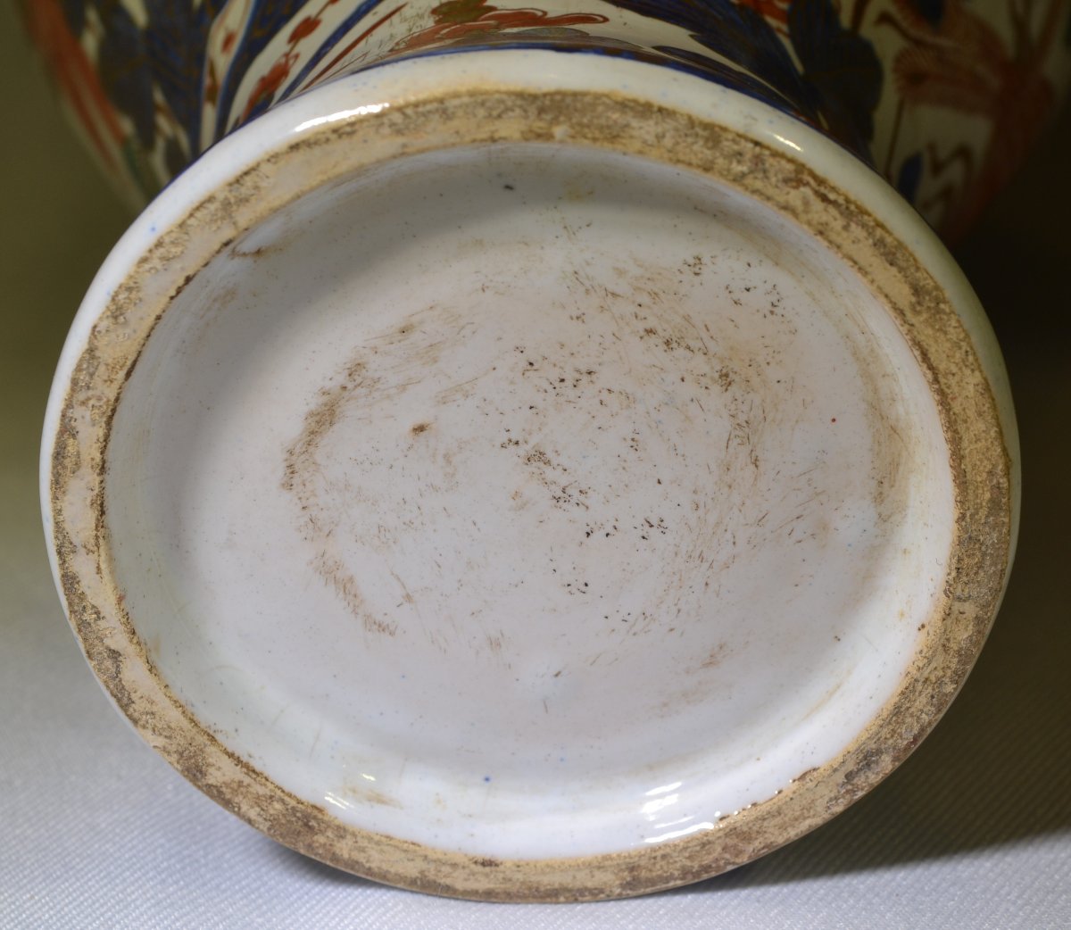 Pair Of Covered Earthenware Vases. Holland, 18th Century, Delft. Apk Mark. -photo-4