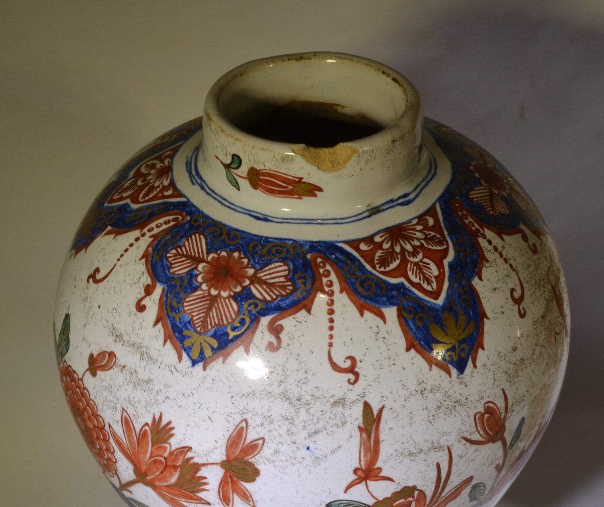 Pair Of Covered Earthenware Vases. Holland, 18th Century, Delft. Apk Mark. -photo-7