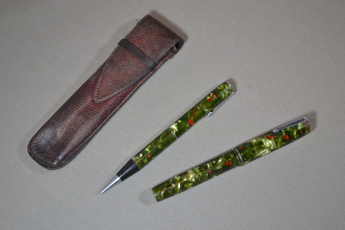 Stylo plume à levier  et Crayon par Waterman. Modèle 3V  vers 1925.
