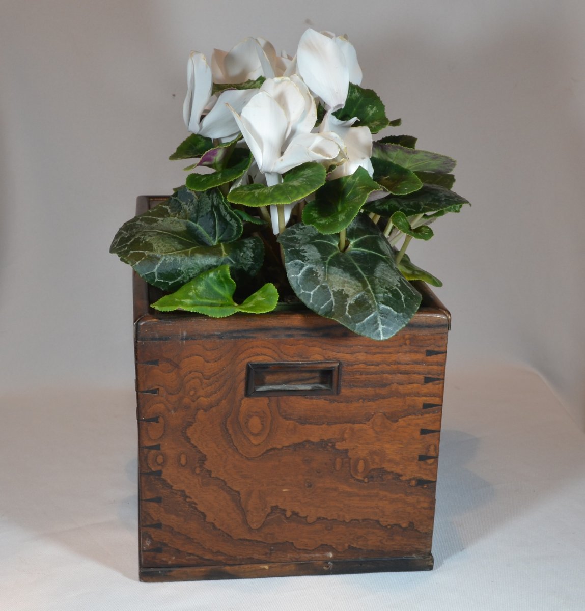 Hibachi ou Jardinière en bois et cuivre. Japon période Taisho vers 1930. -photo-2