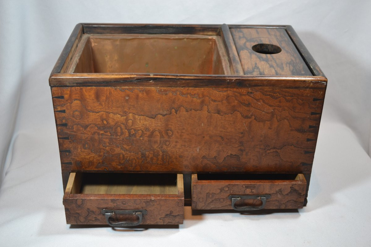 Hibachi ou Jardinière en bois et cuivre. Japon période Taisho vers 1930. -photo-3