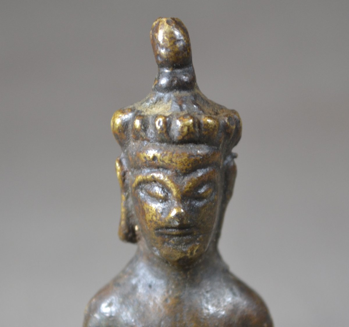 Bouddha-pendentif en bronze. Sud-est asiatique. Laos Cambodge 15°-16° siècle.-photo-4