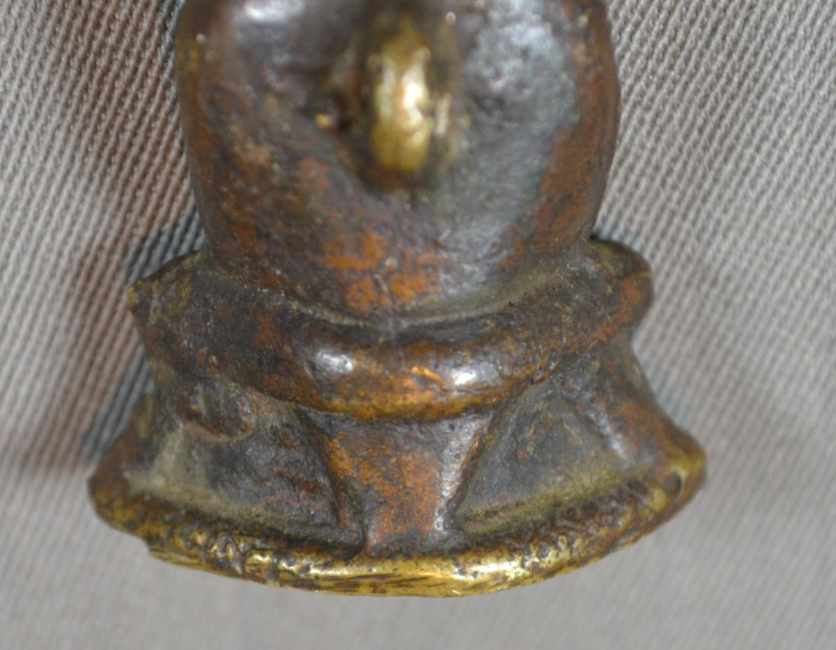 Bouddha-pendentif en bronze. Sud-est asiatique. Laos Cambodge 15°-16° siècle.-photo-6