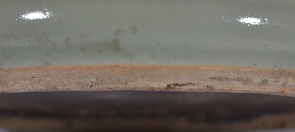 Vase rouleau décor incisé sur fond céladon. Chine dynastie Qing 19° siècle. -photo-6