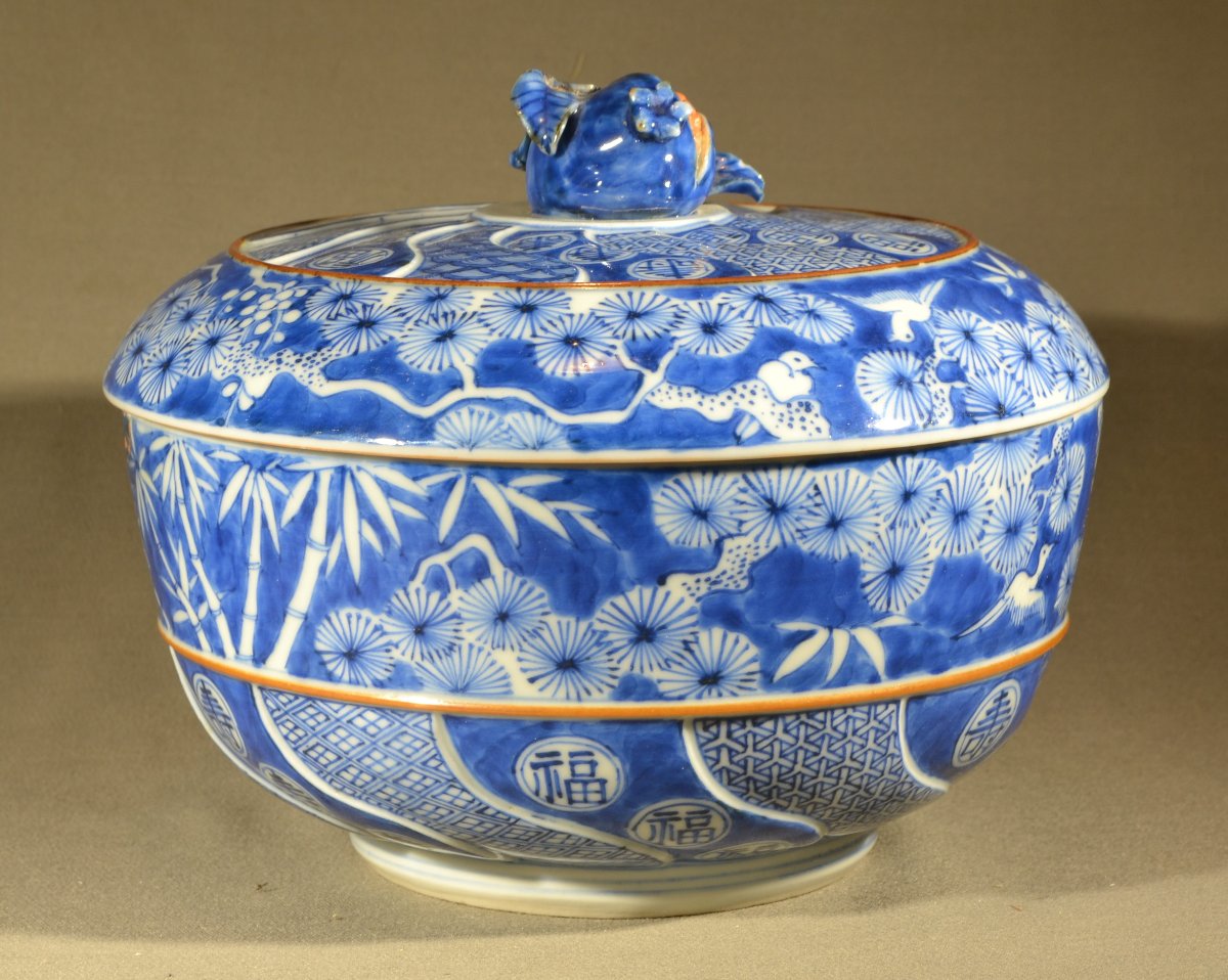 Shonzhui. Covered Bowl Decorated With The Three Friends In Blue. China, 17th Century. Kangxi Transition Period.-photo-2