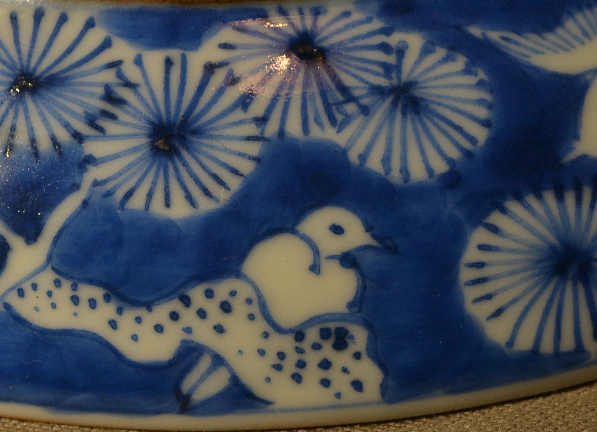 Shonzhui. Covered Bowl Decorated With The Three Friends In Blue. China, 17th Century. Kangxi Transition Period.-photo-3
