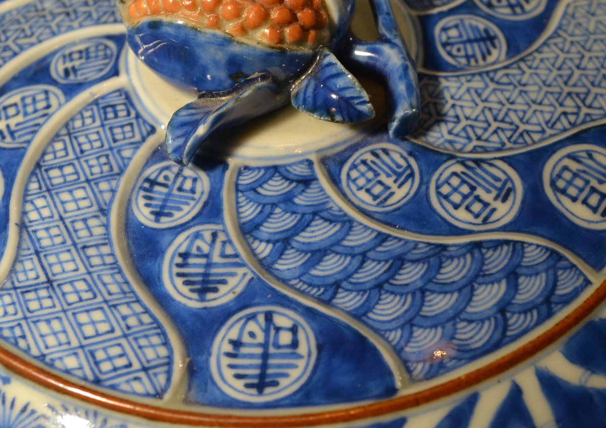 Shonzhui. Covered Bowl Decorated With The Three Friends In Blue. China, 17th Century. Kangxi Transition Period.-photo-4