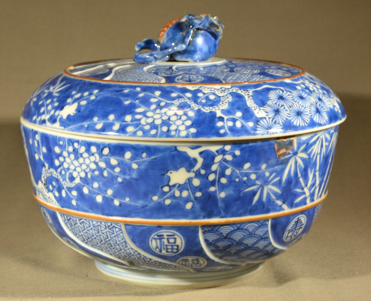 Shonzhui. Covered Bowl Decorated With The Three Friends In Blue. China, 17th Century. Kangxi Transition Period.-photo-6