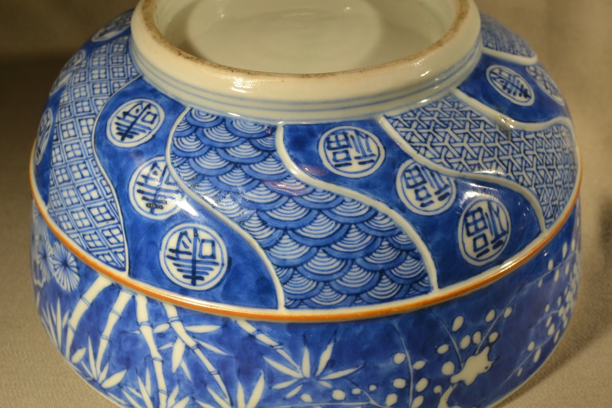 Shonzhui. Covered Bowl Decorated With The Three Friends In Blue. China, 17th Century. Kangxi Transition Period.-photo-7