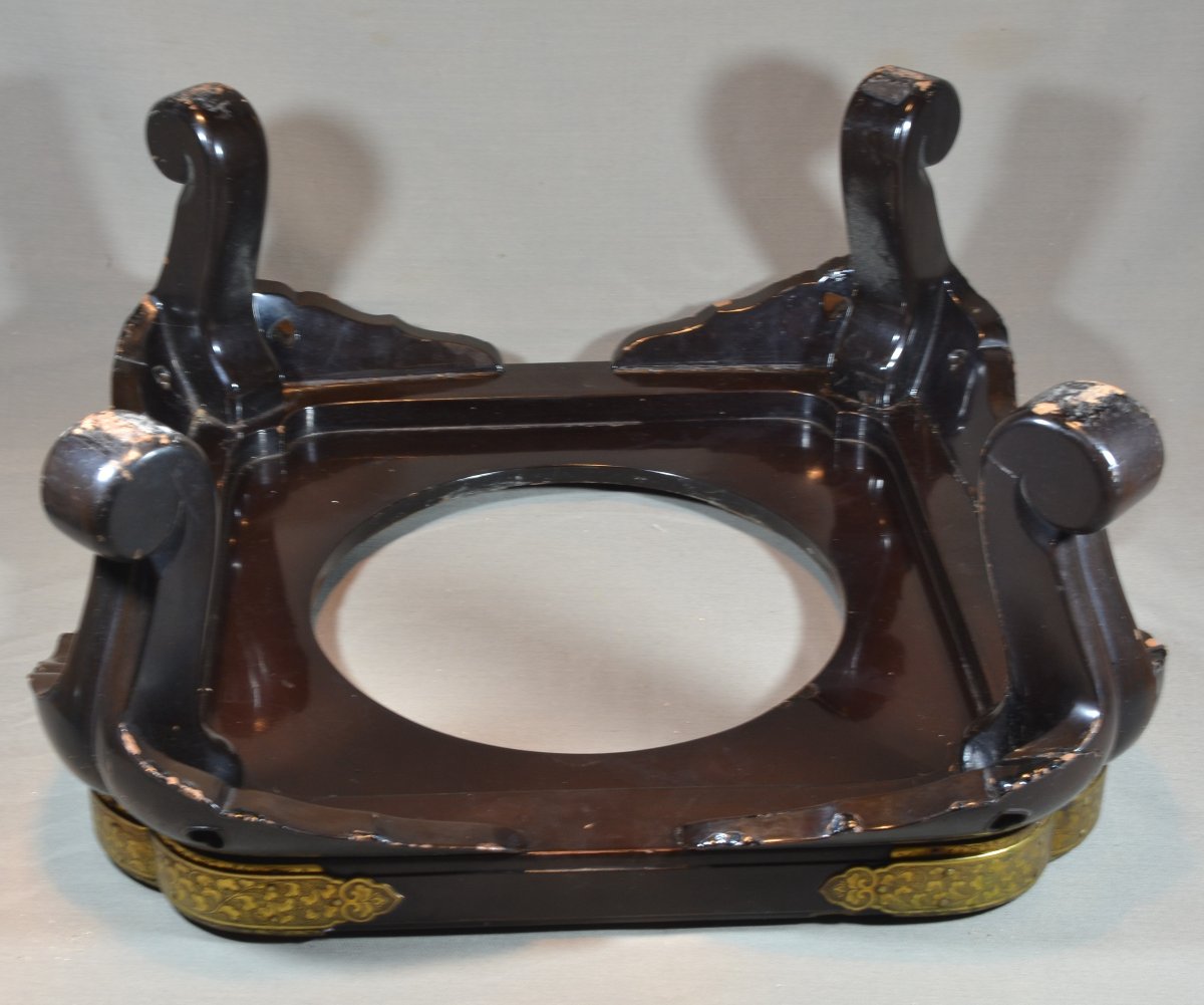 Hibachi en laque noire et cuivre doré. Japon début Edo (1603-1868). -photo-5
