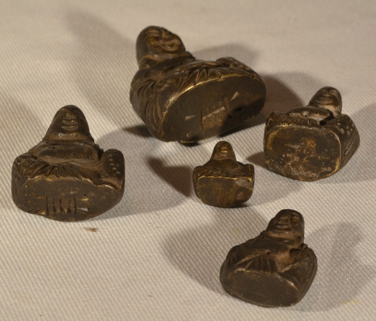 Set Of 5 Bronze Weights Depicting Buddha. China Or Vietnam, 19th Century Or Earlier.