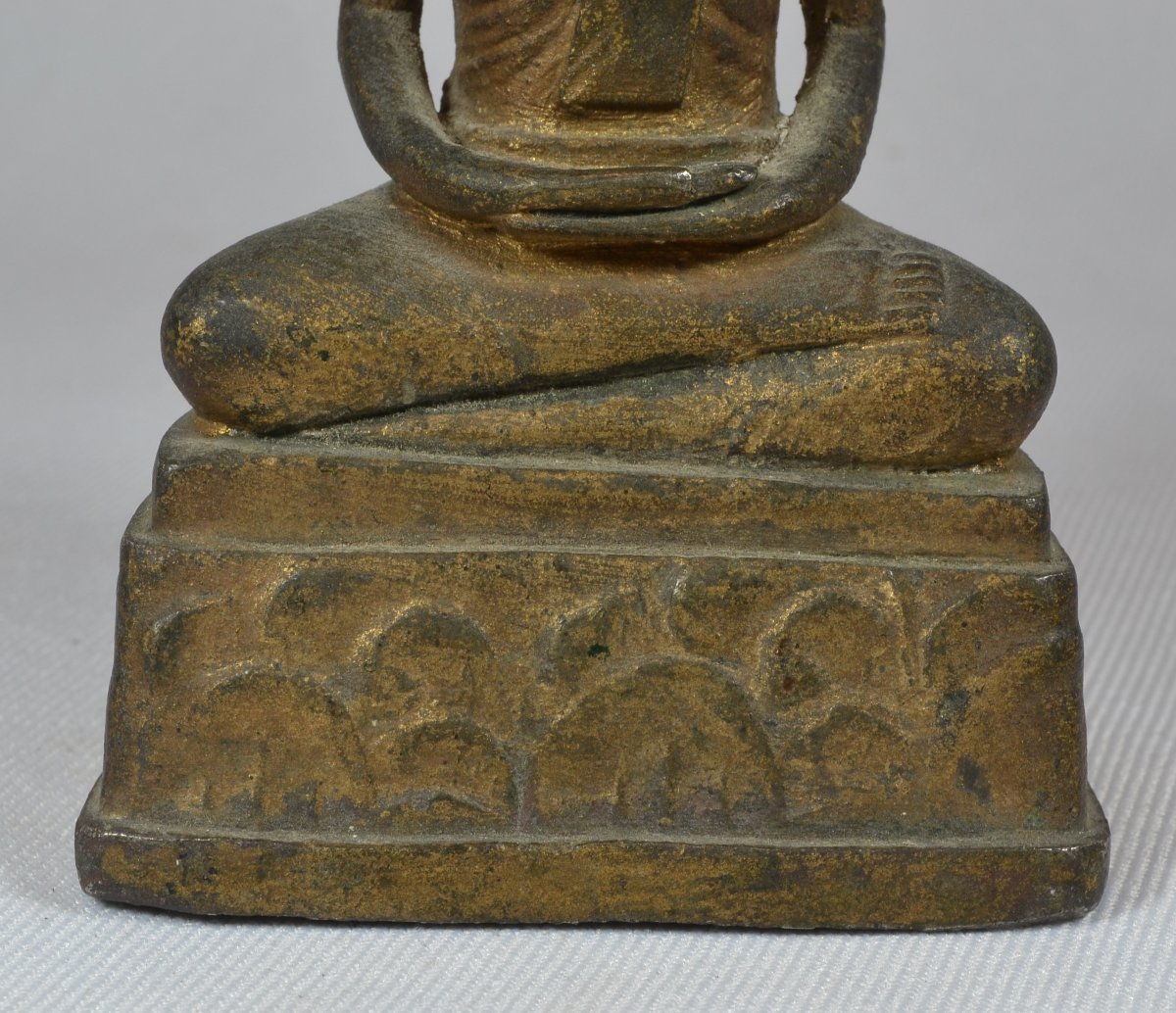 Gilt Bronze Ascetic Buddha. Southeast Asia. 19th Century Or Earlier. -photo-3