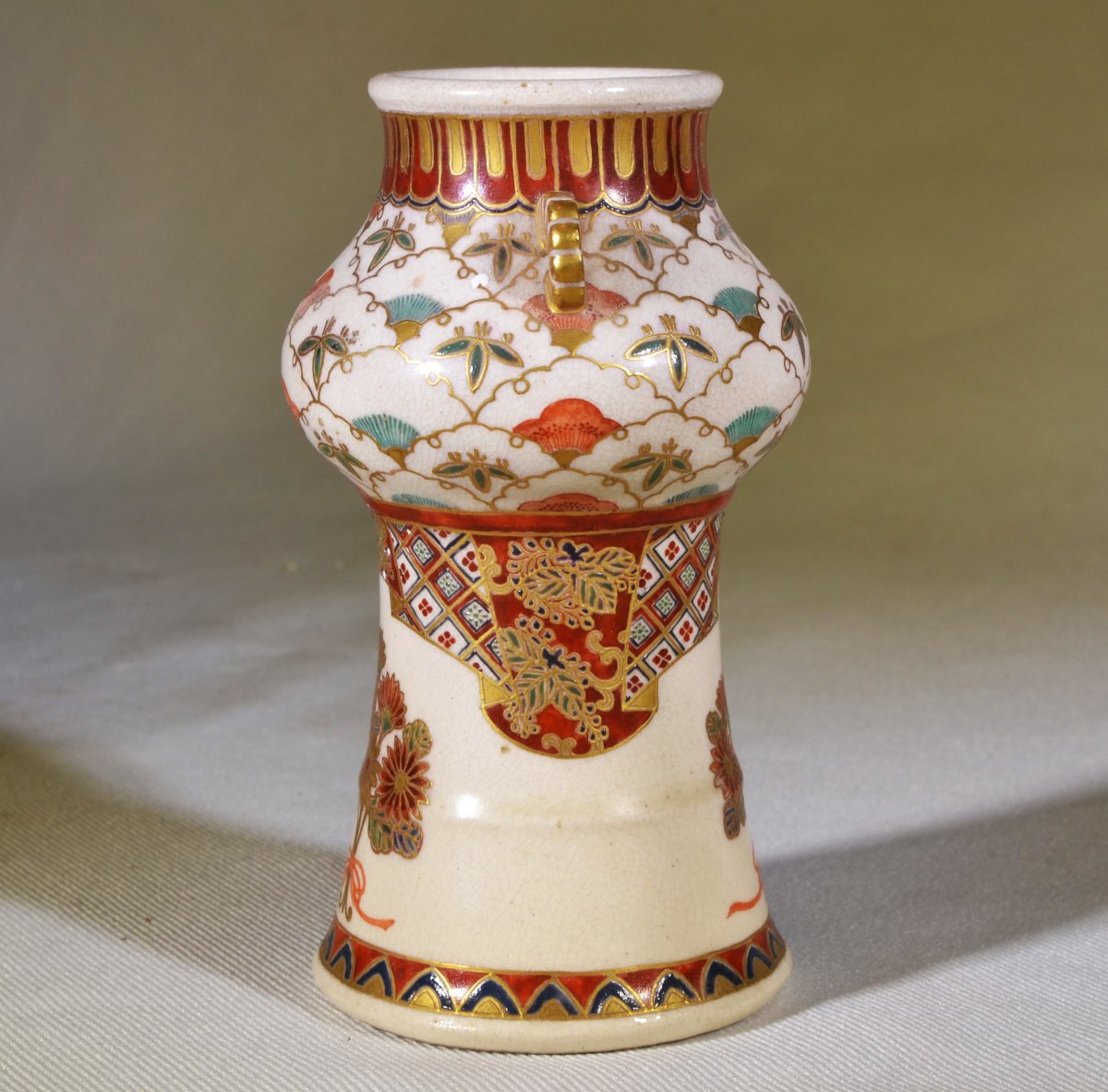 Vase en faïence de Satsuma. Japon Période Meiji vers 1900.-photo-5