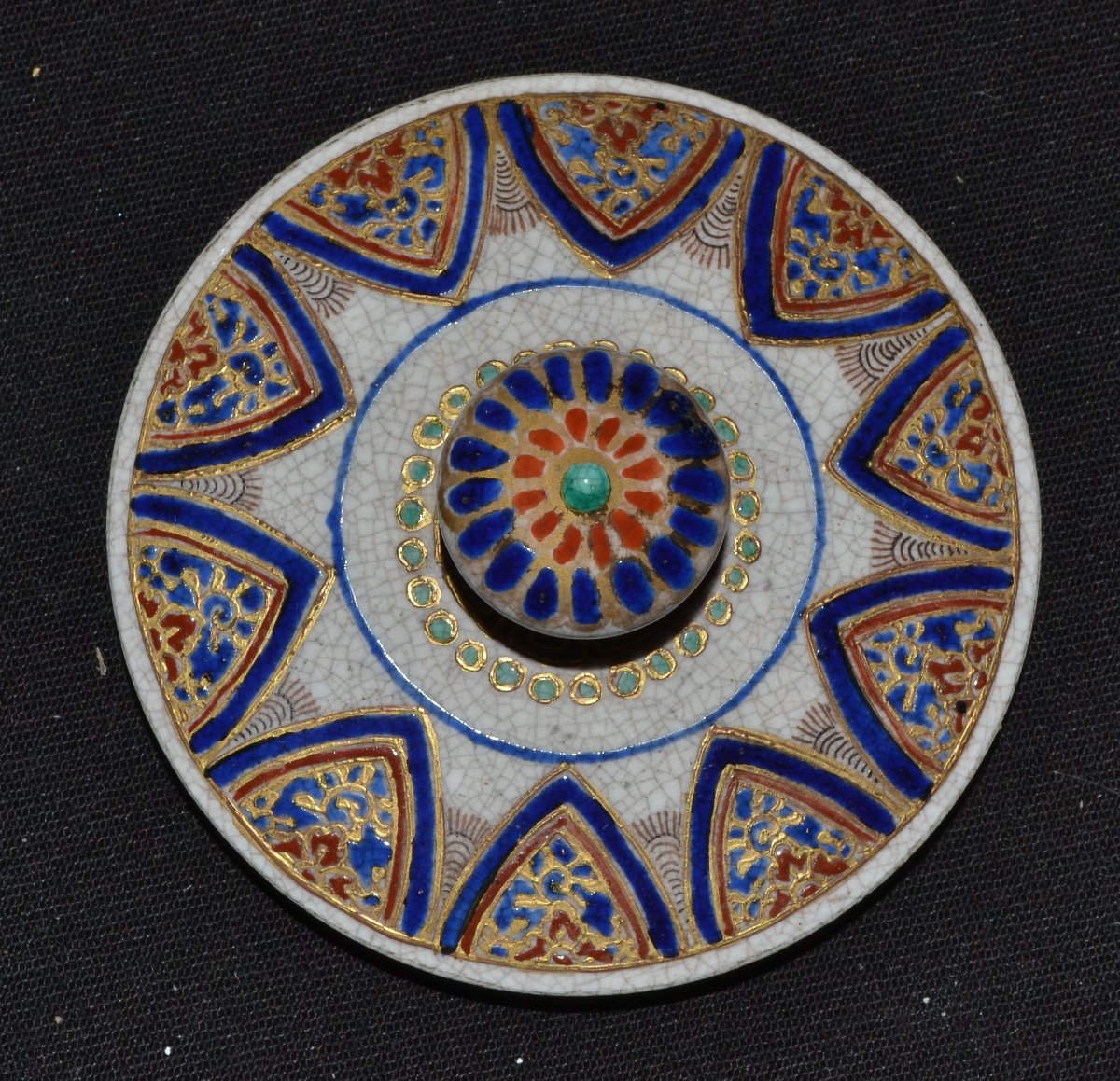 Vase couvert en faïence de Satsuma. Japon période Meiji. Signé.-photo-2