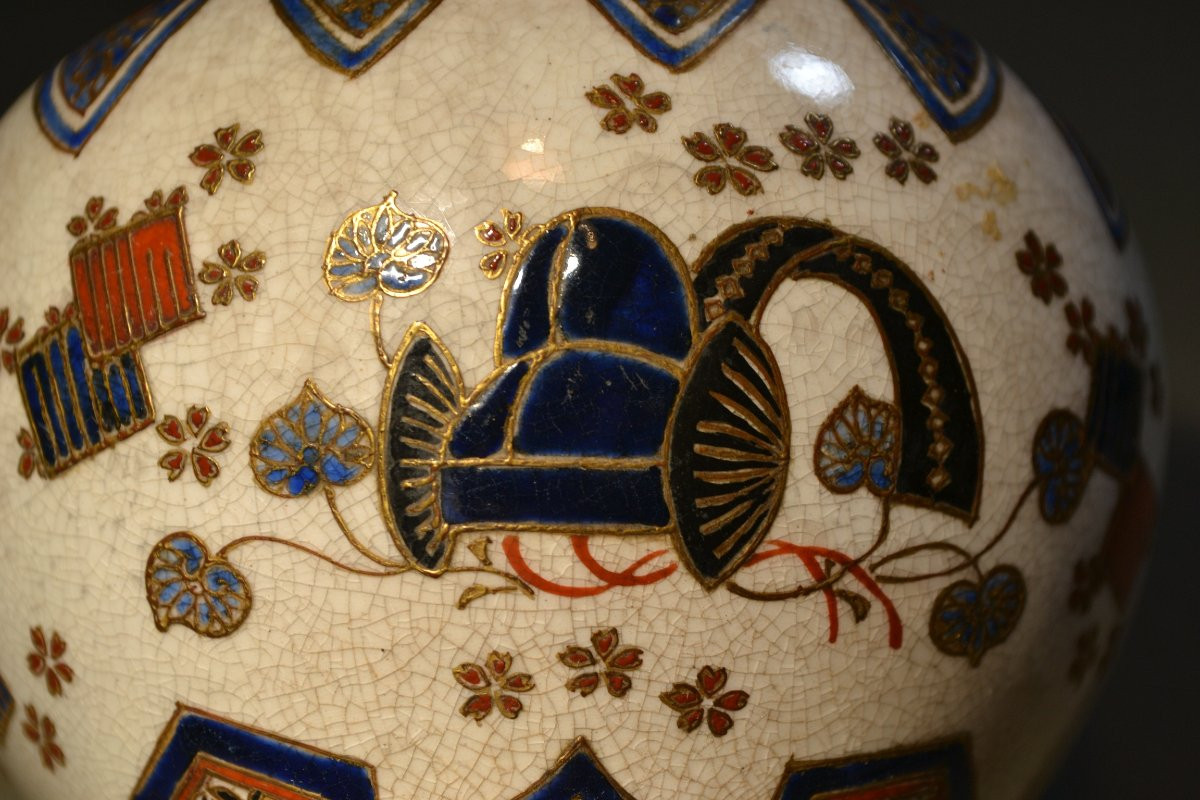 Vase couvert en faïence de Satsuma. Japon période Meiji. Signé.-photo-7