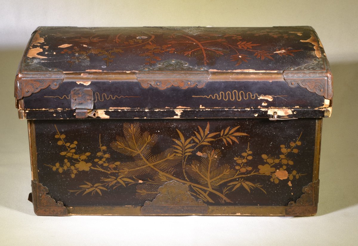 Lacquered Wooden Box. Namban, Late Muromachi Period. Japan, 16th Century. -photo-2