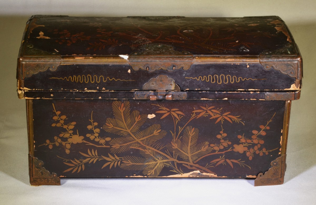Lacquered Wooden Box. Namban, Late Muromachi Period. Japan, 16th Century. 