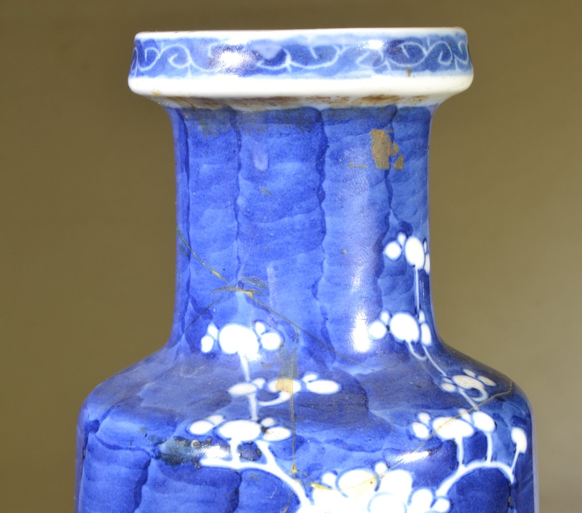 Vase en porcelaine de chine, décor de prunus en bleu de cobalt .Dynastie Qing. -photo-2