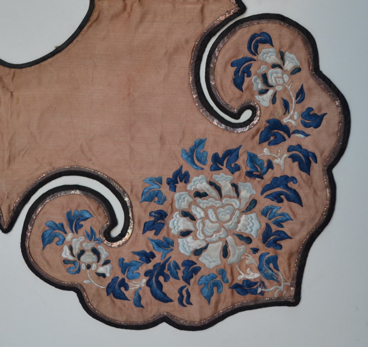 Embroidered Silk Shoulder Collar (yunjian).china Qing Dynasty.-photo-4