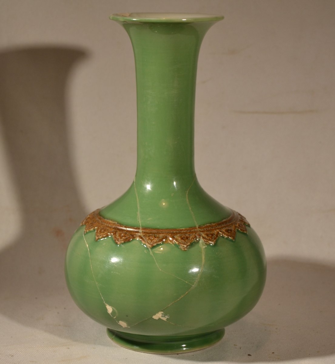 Vase en porcelaine émaillé vert et brun. Chine 18° siècle. Règne de Kangxi.-photo-3