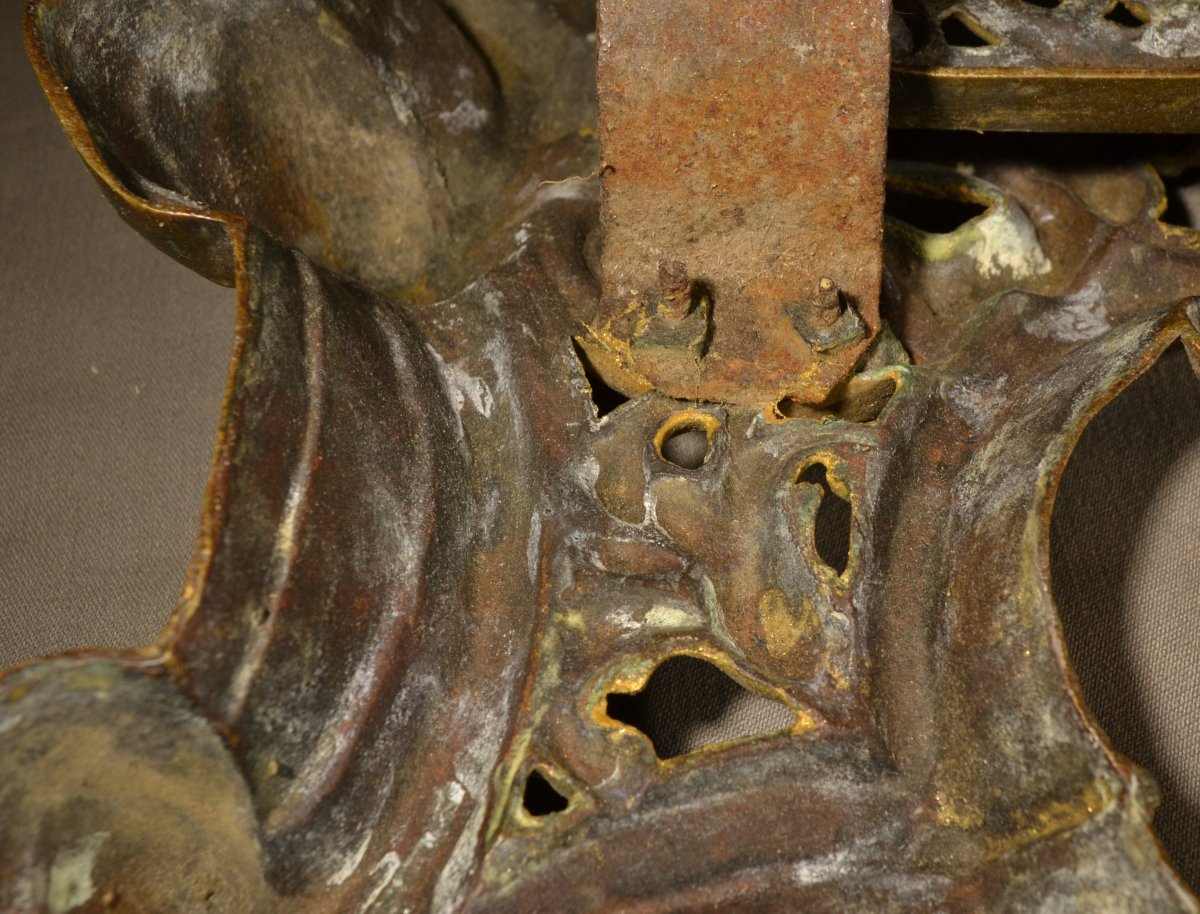 Paire de chenets en bronze doré, barre réglable. Style Rocaille. Epoque 19° siècle.  -photo-1