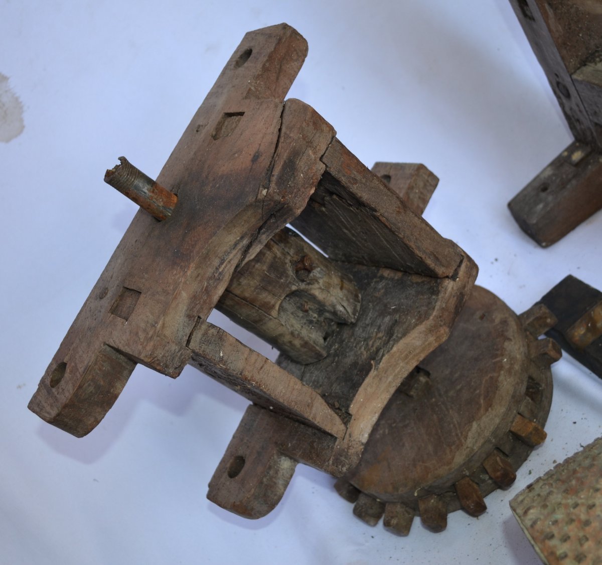 Artisanal Wooden Callback. Southeastern France. 19th Century.-photo-3