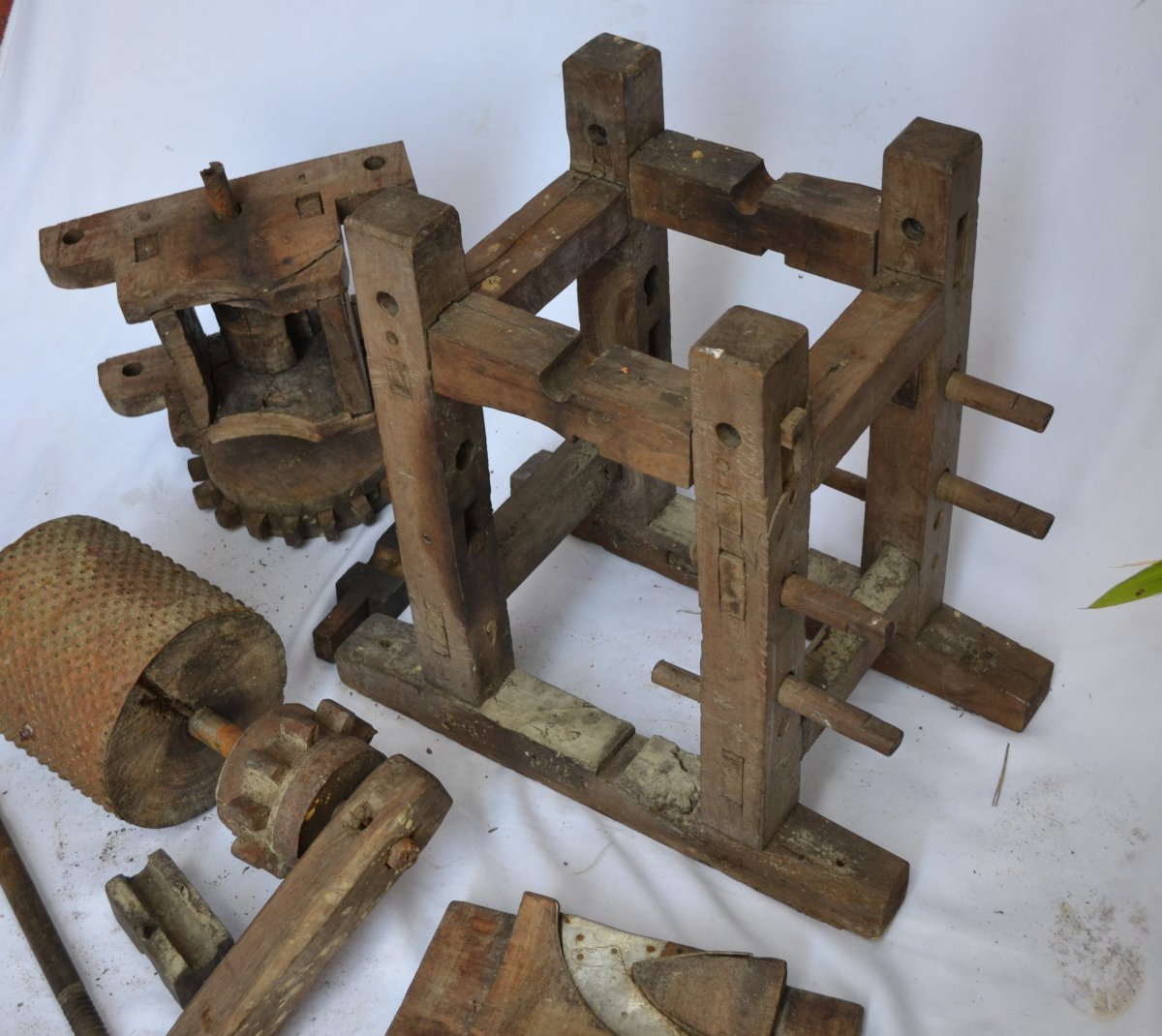 Artisanal Wooden Callback. Southeastern France. 19th Century.-photo-2