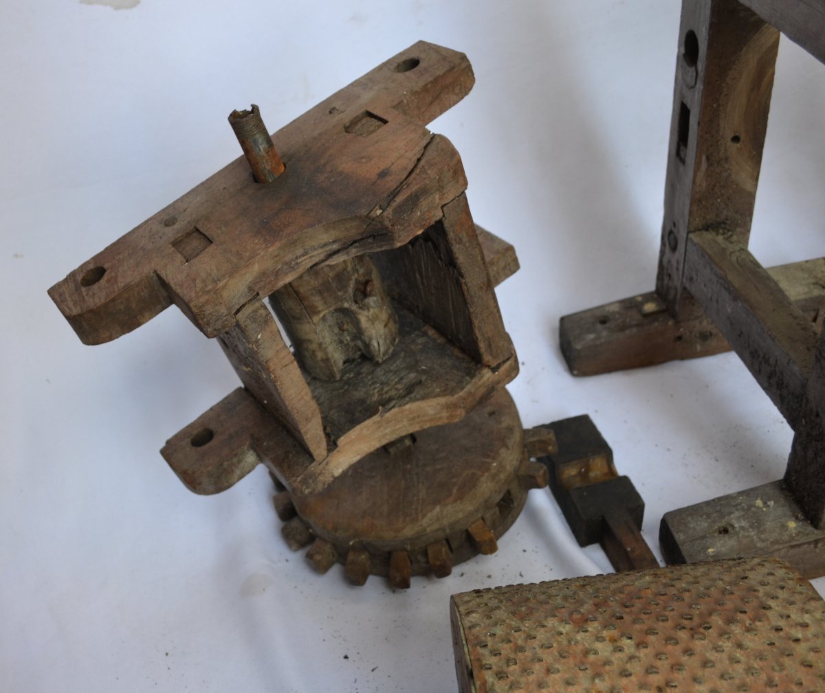 Artisanal Wooden Callback. Southeastern France. 19th Century.-photo-7