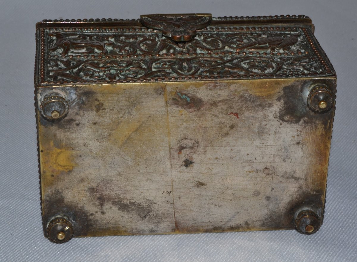 Coffret  médiéval à bijoux en métal argenté. France 19° siècle. -photo-6