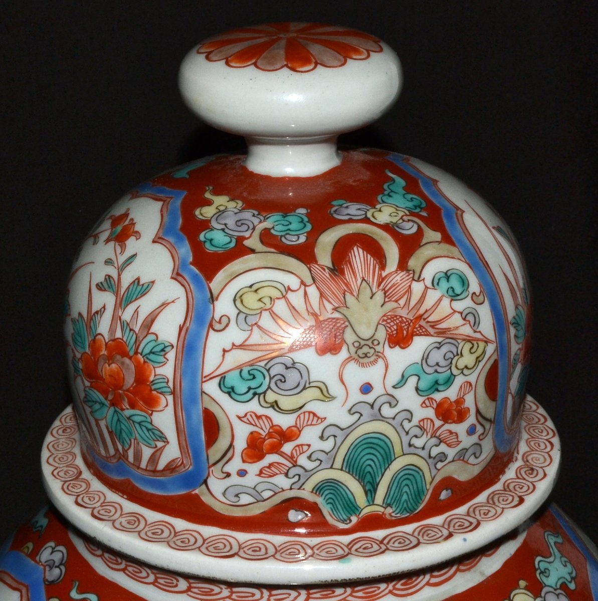 Vase en porcelaine émaillé dans le style Imari. Japon Arita vers 1800. -photo-3