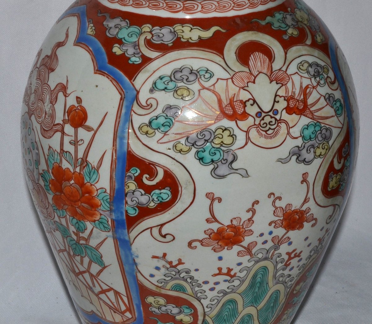 Vase en porcelaine émaillé dans le style Imari. Japon Arita vers 1800. -photo-3