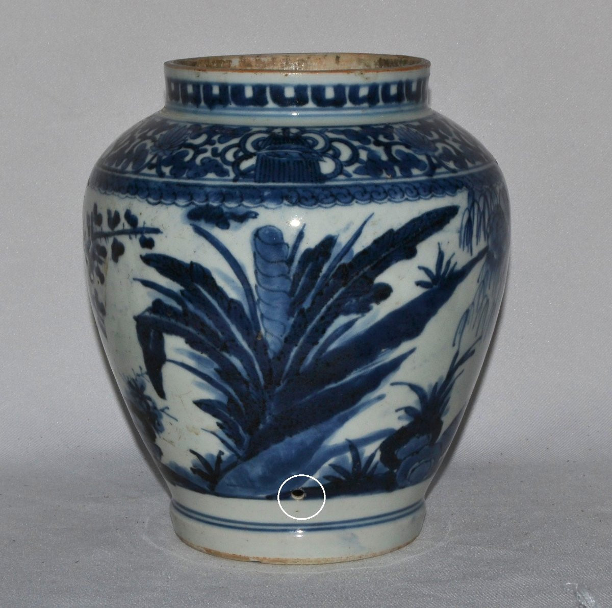 Jarre en porcelaine décor bleu de cobalt. Fours d'Arita Japon 17° siècle vers 1650.-photo-1