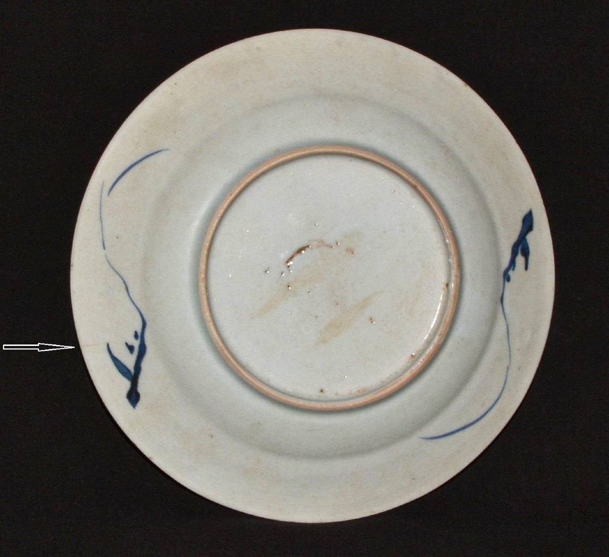 Plat en porcelaine dure. Décor Bleu et blanc. Chine ou Japon 16°-17°siècle. -photo-4