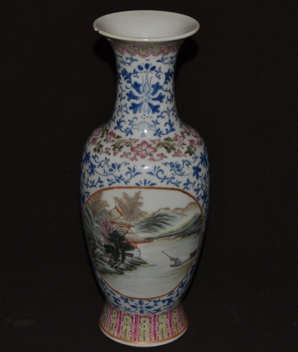 Vase en porcelaine. Marque de Qianlong. Chine 19° siècle. -photo-2