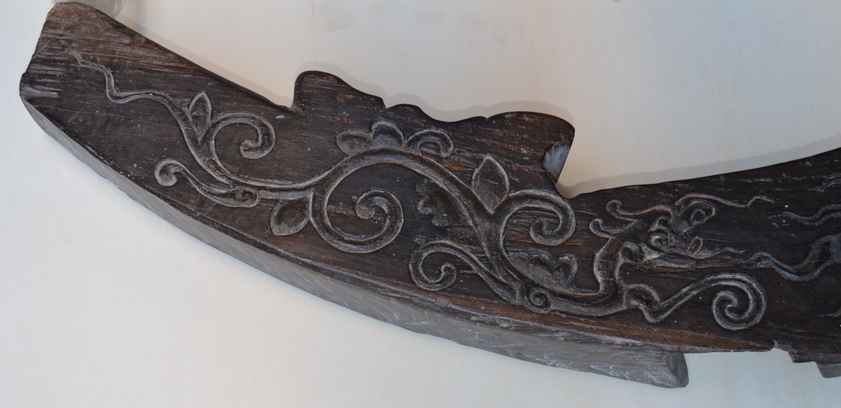 Wooden Piece Carved With Dragons. China, Ming Period Or Earlier.  -photo-1