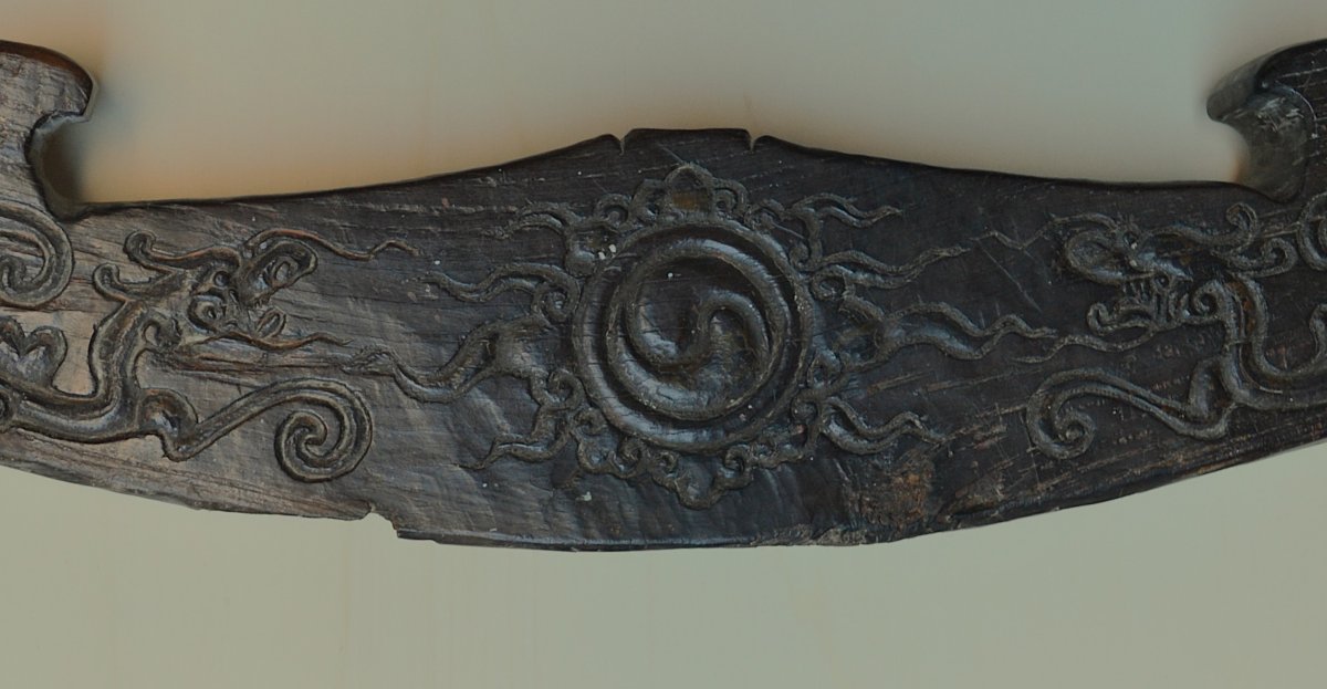 Wooden Piece Carved With Dragons. China, Ming Period Or Earlier.  -photo-2