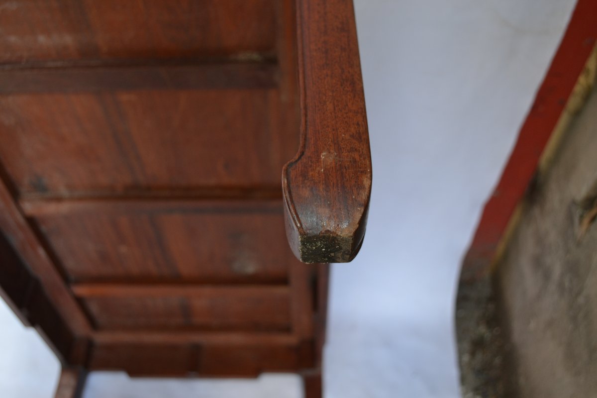 Table basse en bois précieux. Chine style Ming début du 20° siècle. -photo-4