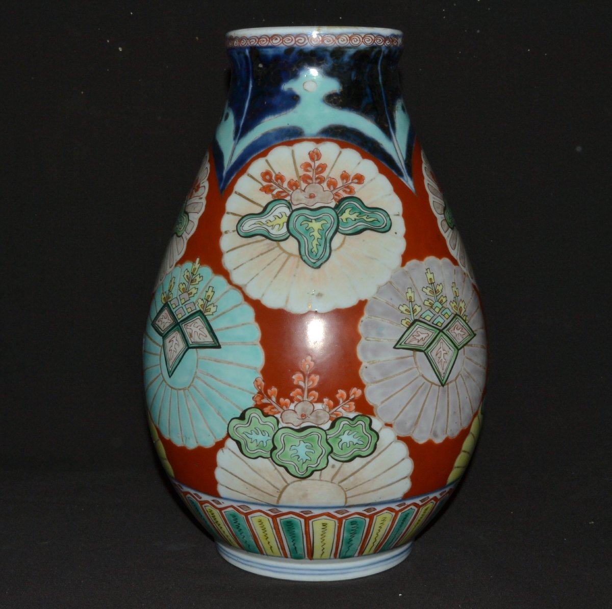 Japanese Porcelain Vase. Imperial Mon Decoration. Arita Kilns. Edo Period-photo-4