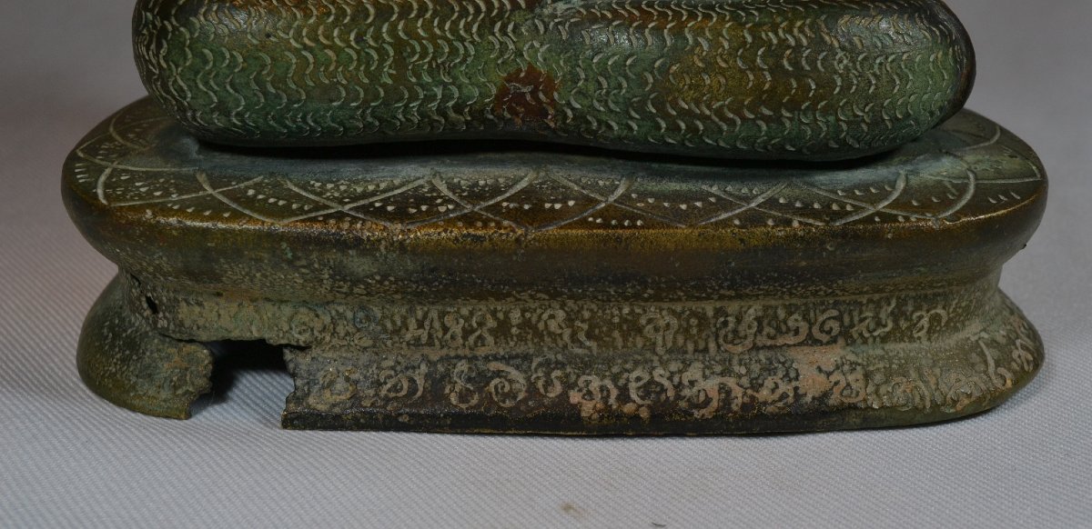 Cast Bronze Buddha. Ceylon (sri Lanka) 18th Century.  -photo-1