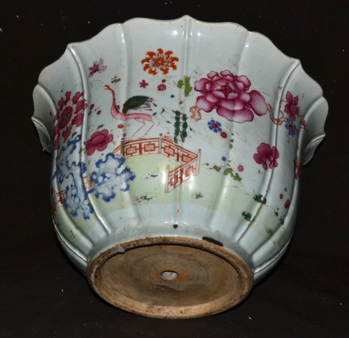 Large Famille Rose Porcelain Jardinière. China, Early 18th Century.-photo-3