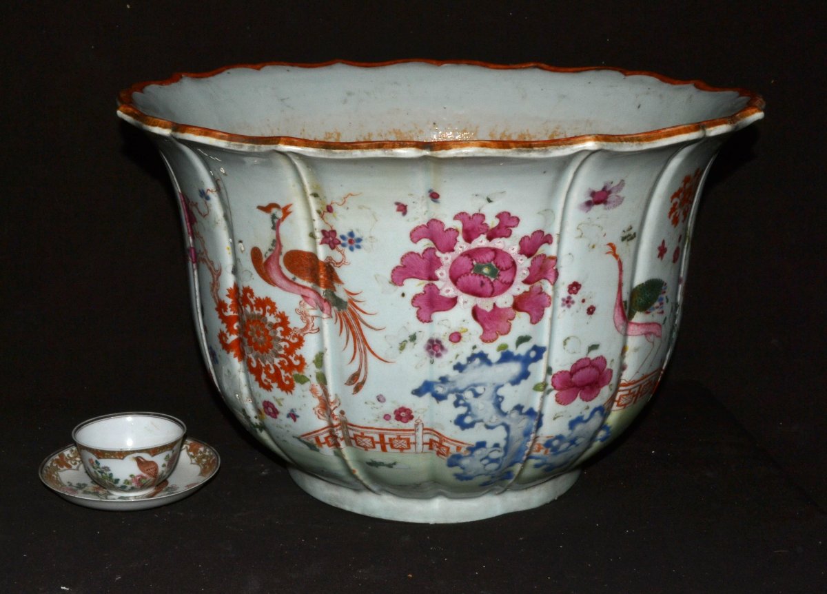 Large Famille Rose Porcelain Jardinière. China, Early 18th Century.