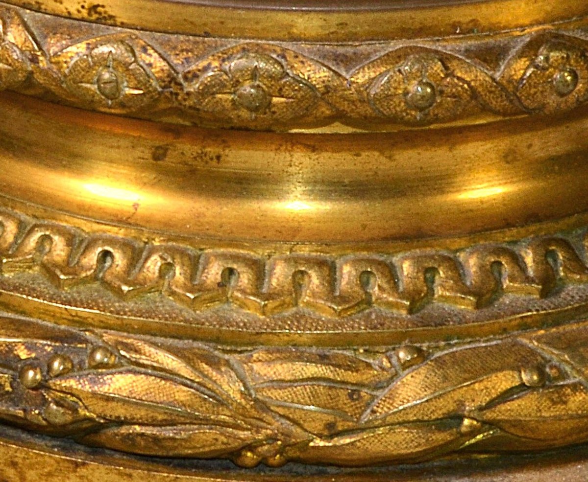 Vase en porcelaine de Chine monture en bronze doré. Règne de Yongzheng,18° siècle.-photo-3