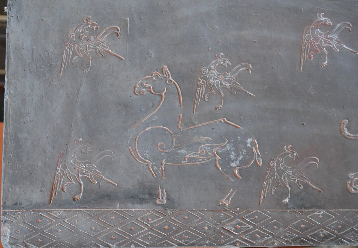 Plaque en terre cuite gravée d'animaux. Chine époque Han.  1° siècle avant JC.-photo-3
