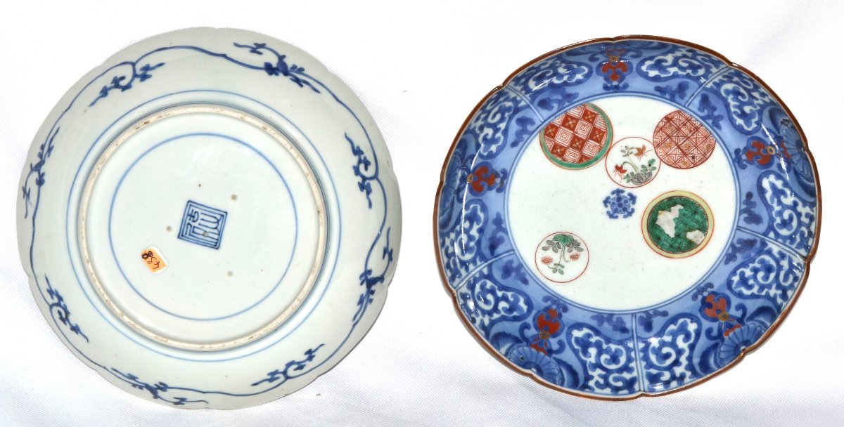 Pair Of Arita Porcelain Plates. Medallion Design. Japan, 17th Century. -photo-3