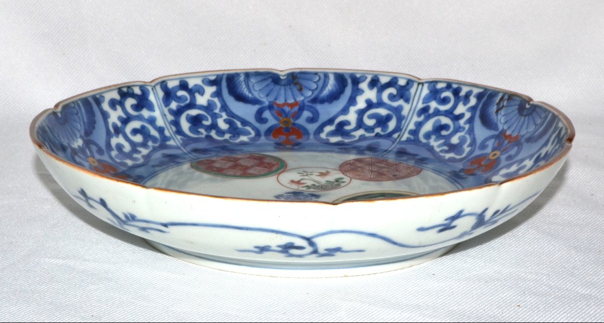 Pair Of Arita Porcelain Plates. Medallion Design. Japan, 17th Century. -photo-1