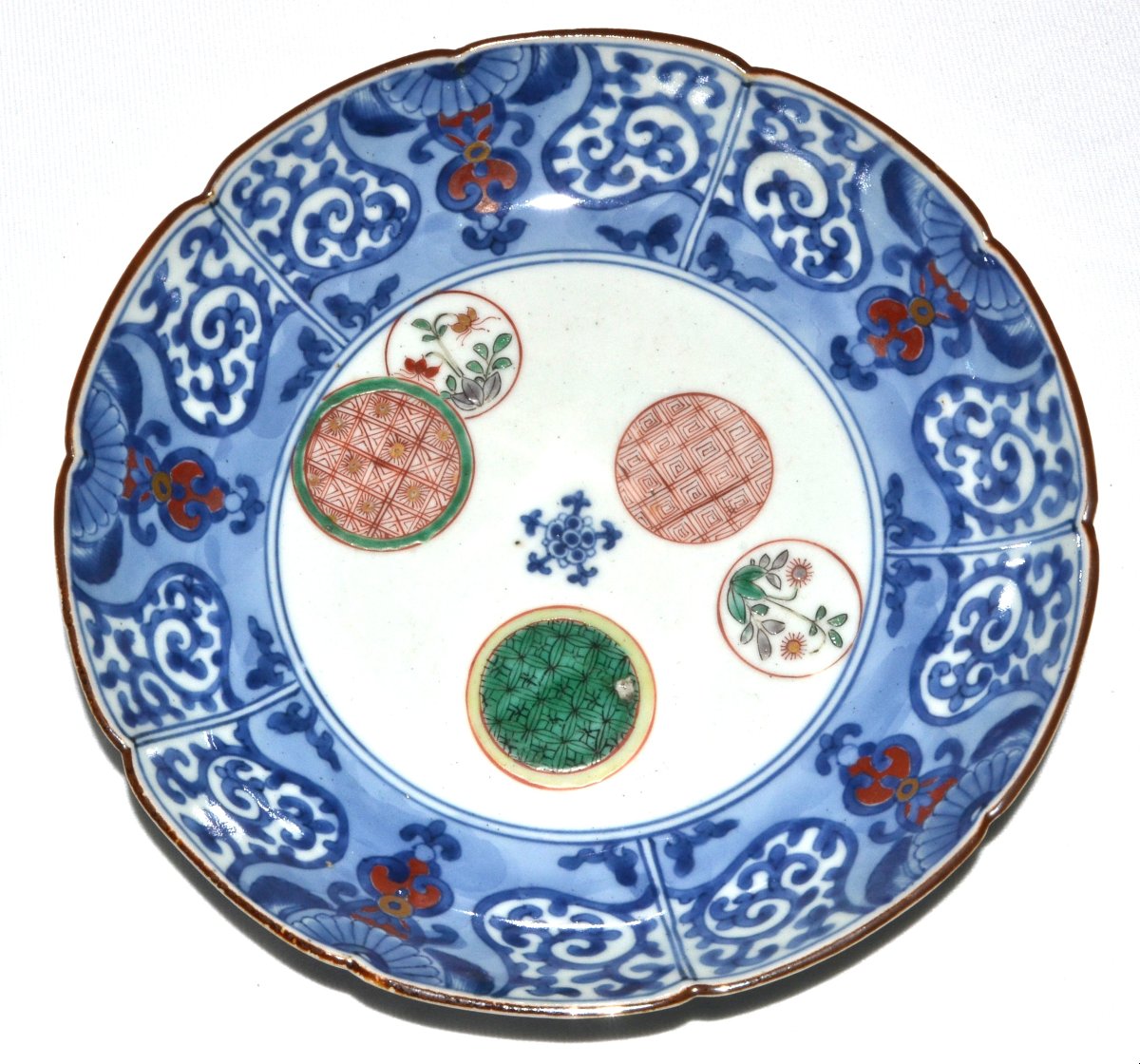 Pair Of Arita Porcelain Plates. Medallion Design. Japan, 17th Century. -photo-4