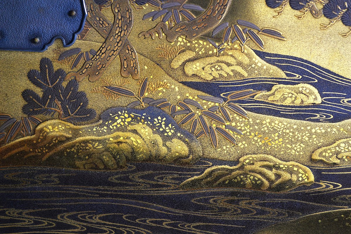 Boite en laque or. Kobako. Décor de Chrysanthèmes. Japon Edo. -photo-8